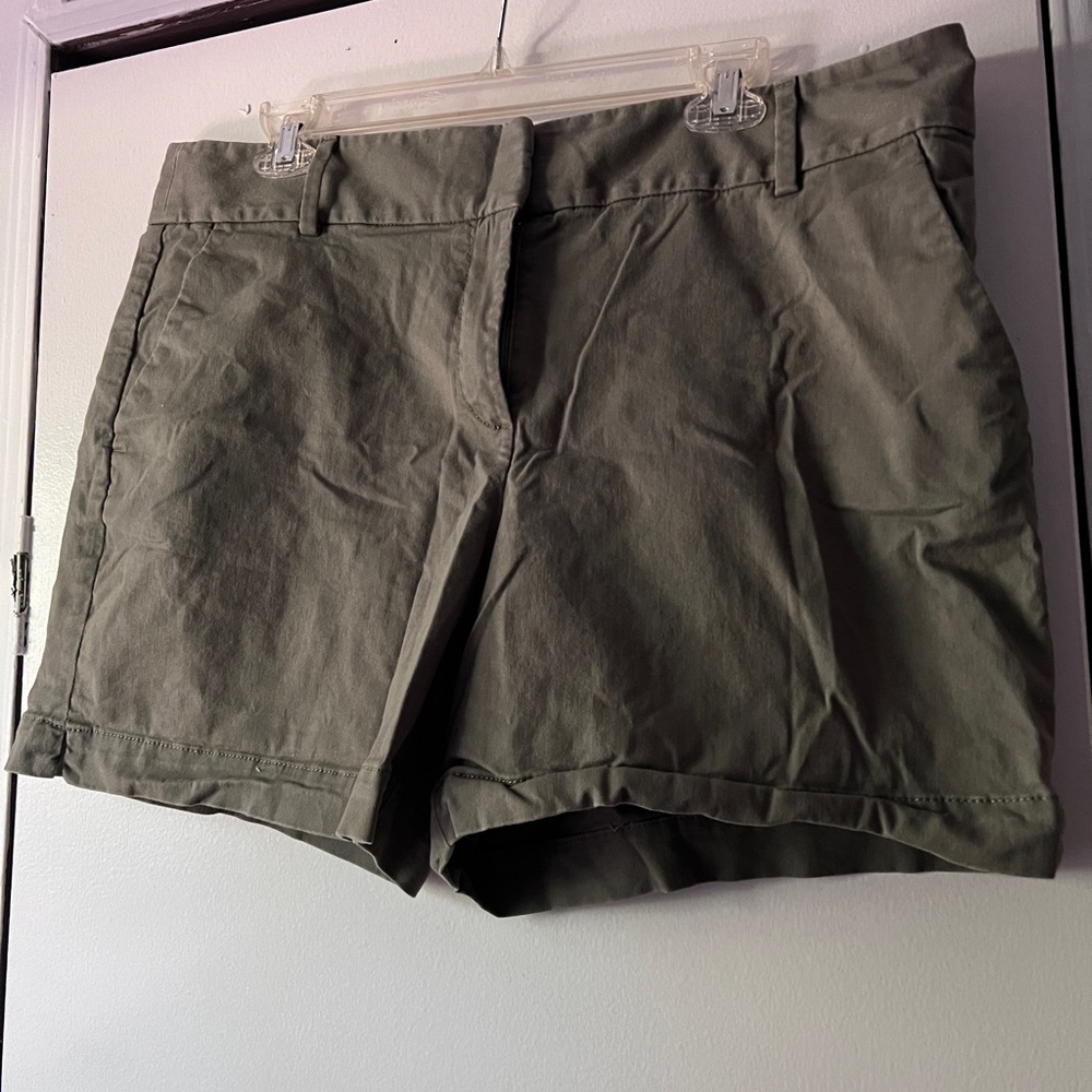 Dark Green Loft - The Riviera Short